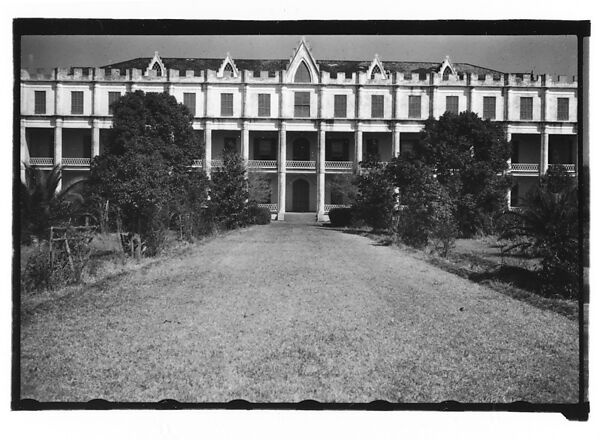 [Façade of Large Gothic Revival Building, Convent Vicinity, Louisiana], Walker Evans (American, St. Louis, Missouri 1903–1975 New Haven, Connecticut), Film negative 