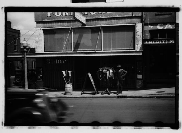 [Man with Clothesrack on Sidewalk, Natchez, Mississippi], Walker Evans (American, St. Louis, Missouri 1903–1975 New Haven, Connecticut), Film negative 