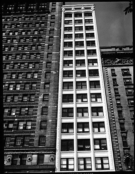 [343 Views and Studies of Chicago Architecture, Streets, and Pedestrians, For Fortune Article "Chicago: A Camera Exploration" Published February 1947], Walker Evans (American, St. Louis, Missouri 1903–1975 New Haven, Connecticut), Film negative