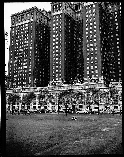 [343 Views and Studies of Chicago Architecture, Streets, and Pedestrians, For Fortune Article "Chicago: A Camera Exploration" Published February 1947], Walker Evans (American, St. Louis, Missouri 1903–1975 New Haven, Connecticut), Film negative