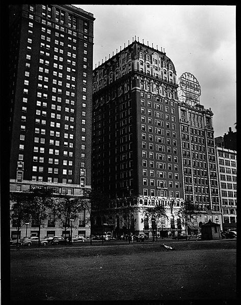 [343 Views and Studies of Chicago Architecture, Streets, and Pedestrians, For Fortune Article "Chicago: A Camera Exploration" Published February 1947], Walker Evans (American, St. Louis, Missouri 1903–1975 New Haven, Connecticut), Film negative