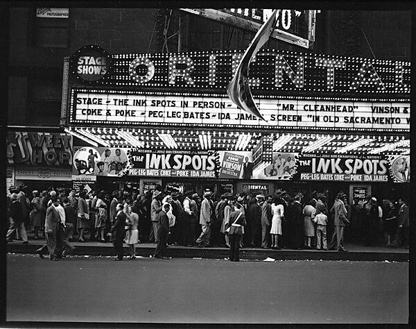 [343 Views and Studies of Chicago Architecture, Streets, and Pedestrians, For Fortune Article "Chicago: A Camera Exploration" Published February 1947], Walker Evans (American, St. Louis, Missouri 1903–1975 New Haven, Connecticut), Film negative