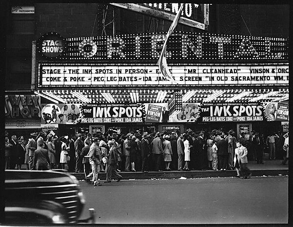 [343 Views and Studies of Chicago Architecture, Streets, and Pedestrians, For Fortune Article "Chicago: A Camera Exploration" Published February 1947], Walker Evans (American, St. Louis, Missouri 1903–1975 New Haven, Connecticut), Film negative