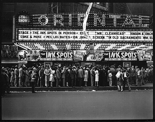 [343 Views and Studies of Chicago Architecture, Streets, and Pedestrians, For Fortune Article "Chicago: A Camera Exploration" Published February 1947], Walker Evans (American, St. Louis, Missouri 1903–1975 New Haven, Connecticut), Film negative
