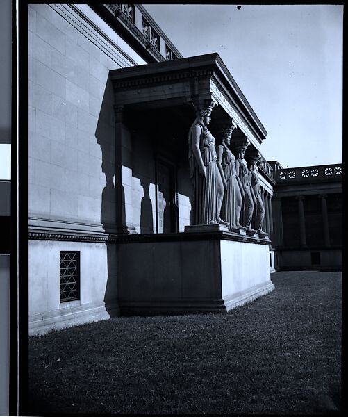 [343 Views and Studies of Chicago Architecture, Streets, and Pedestrians, For Fortune Article "Chicago: A Camera Exploration" Published February 1947], Walker Evans (American, St. Louis, Missouri 1903–1975 New Haven, Connecticut), Film negative