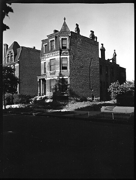 [343 Views and Studies of Chicago Architecture, Streets, and Pedestrians, For Fortune Article "Chicago: A Camera Exploration" Published February 1947], Walker Evans (American, St. Louis, Missouri 1903–1975 New Haven, Connecticut), Film negative