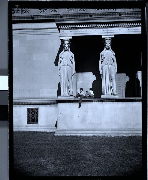 [343 Views and Studies of Chicago Architecture, Streets, and Pedestrians, For Fortune Article "Chicago: A Camera Exploration" Published February 1947], Walker Evans (American, St. Louis, Missouri 1903–1975 New Haven, Connecticut), Film negative