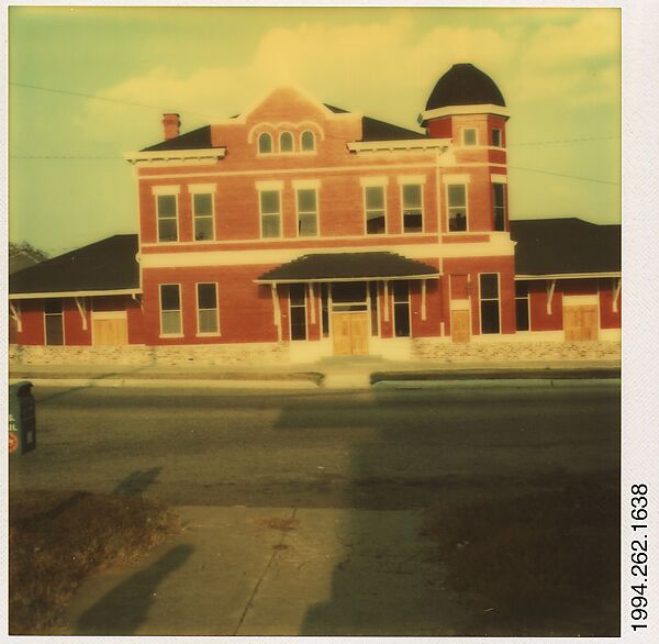 [Red Victorian Building], Walker Evans (American, St. Louis, Missouri 1903–1975 New Haven, Connecticut), Instant internal dye diffusion transfer print (Polaroid SX-70) 