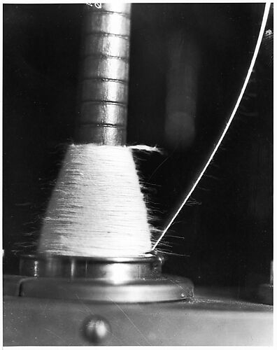 [Motion Study of Thread in a Ring Traveler Spinning at 10,000 r.p.m.]