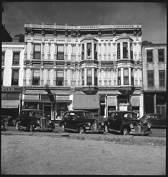 [151 Views of Rural and Suburban Illinois, Including: Farmlands and Architecture, Graveyards, Galena Scenes, Portraits of Suzette Morton Hamill, and Glencoe House, Lake Forest], Walker Evans (American, St. Louis, Missouri 1903–1975 New Haven, Connecticut), Film negative