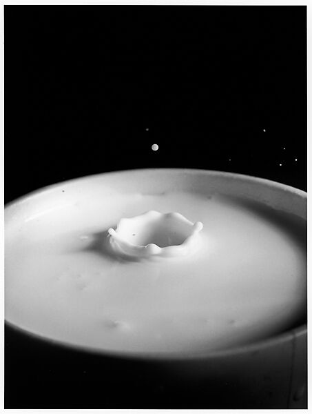 [Milk Drop Falling Into Reservoir of Milk (2/9)], Harold Edgerton (American, 1903–1990), Gelatin silver print 