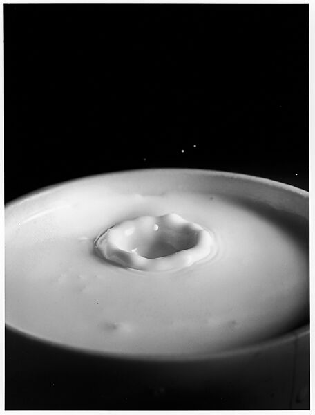 [Milk Drop Falling Into Reservoir of Milk (3/9)], Harold Edgerton (American, 1903–1990), Gelatin silver print 