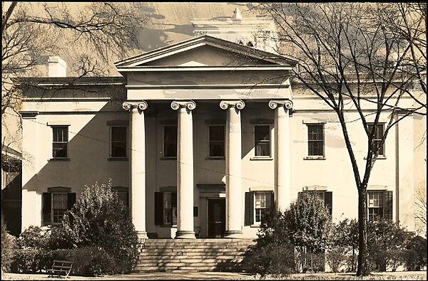 [Executive Mansion, Milledgeville, Georgia], Walker Evans (American, St. Louis, Missouri 1903–1975 New Haven, Connecticut), Gelatin silver print 