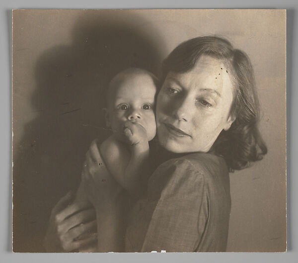 [Alice Morris Holding Baby], Walker Evans (American, St. Louis, Missouri 1903–1975 New Haven, Connecticut), Gelatin silver print 