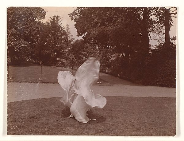 [Loie Fuller Dancing], Samuel Joshua Beckett (British, Shadwell, Stepney [London] 1870–1940 Bournemouth), Gelatin silver print 