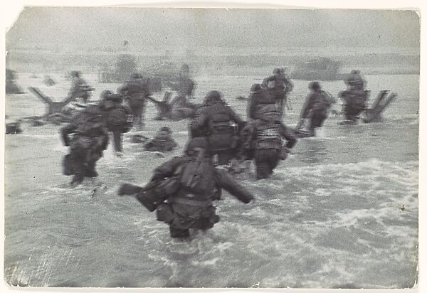 [American Troops Landing on D-Day, Omaha Beach, Normandy Coast, France], Robert Capa (American (born Hungary), Budapest 1913–1954 Thai Binh), Gelatin silver print 