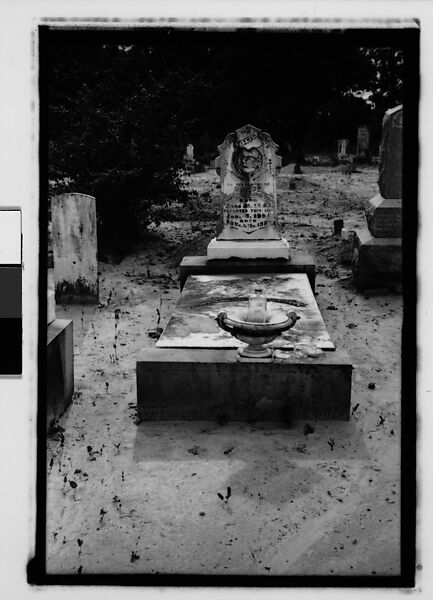 [Grave with Bottle Placed in Urn, Alabama], Walker Evans (American, St. Louis, Missouri 1903–1975 New Haven, Connecticut), Film negative 