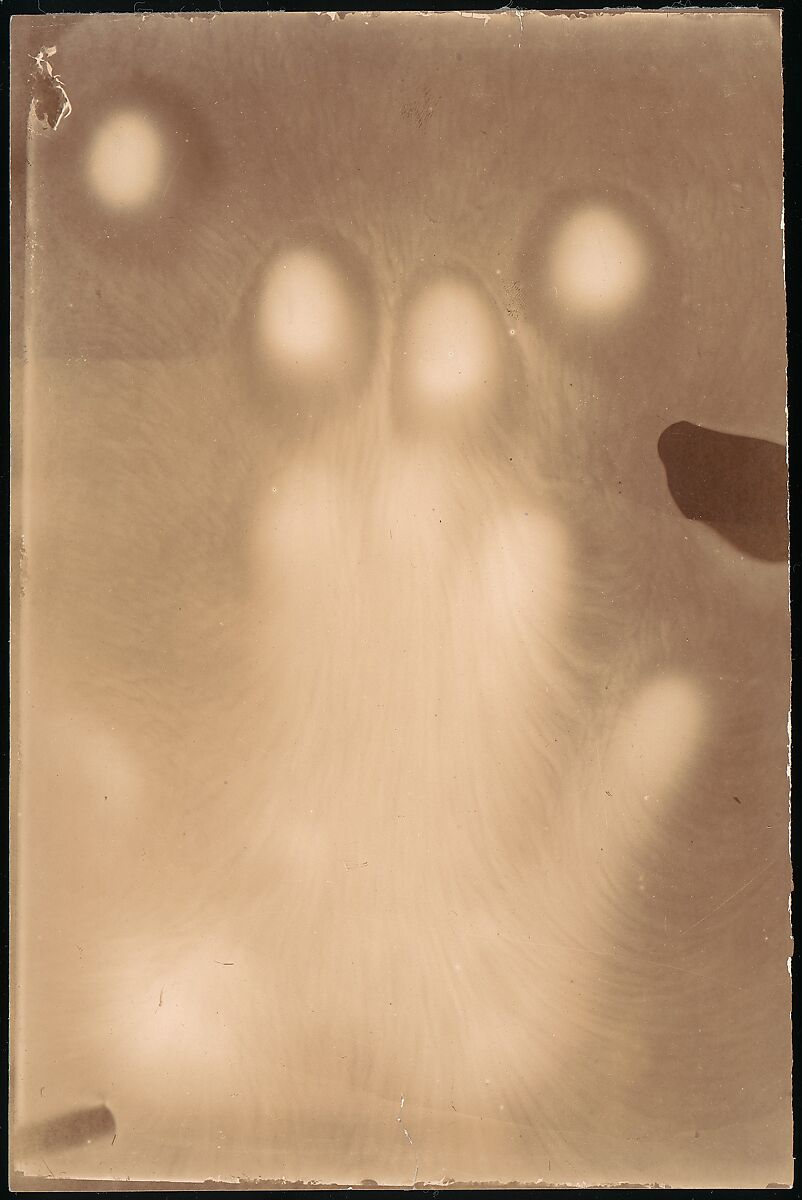[Effluvia from a Hand Resting on a Photographic Plate], Adrien Majewski (French), Gelatin silver print 
