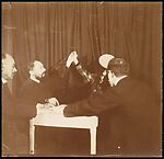 [Séance with Eusapia Palladino: Unmounted Stereograph], Unknown (French), Gelatin silver print 