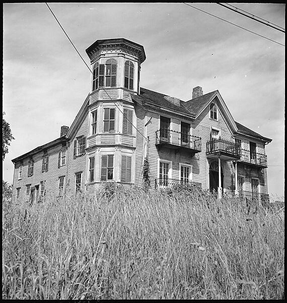[10 Views of a Victorian House, Old Mystic, Connecticut and the Fuller House, Stonington, Connecticut], Walker Evans (American, St. Louis, Missouri 1903–1975 New Haven, Connecticut), Film negative