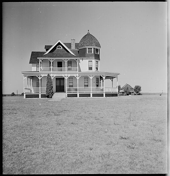 [29 Exterior Views of Midwestern Victorian House in Field], Walker Evans (American, St. Louis, Missouri 1903–1975 New Haven, Connecticut), Film negative