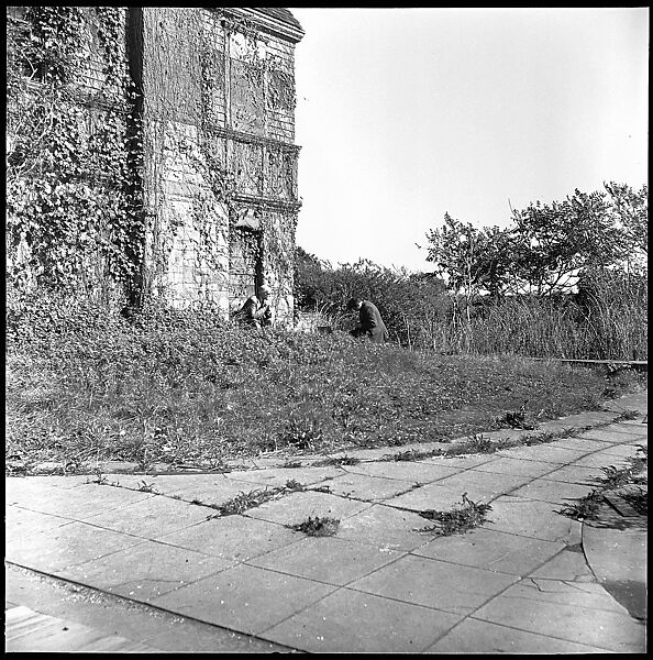 [11 Views of Beach Mansion and Two Unidentified Men], Walker Evans (American, St. Louis, Missouri 1903–1975 New Haven, Connecticut), Film negative