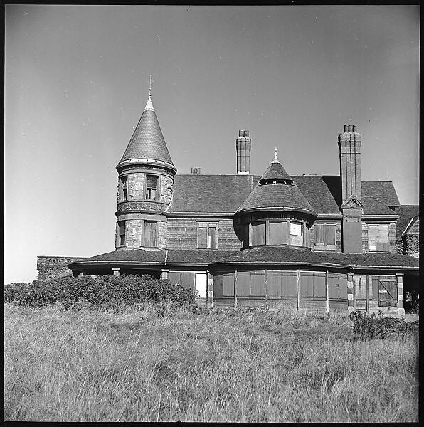 [11 Views of Beach Mansion and Two Unidentified Men], Walker Evans (American, St. Louis, Missouri 1903–1975 New Haven, Connecticut), Film negative