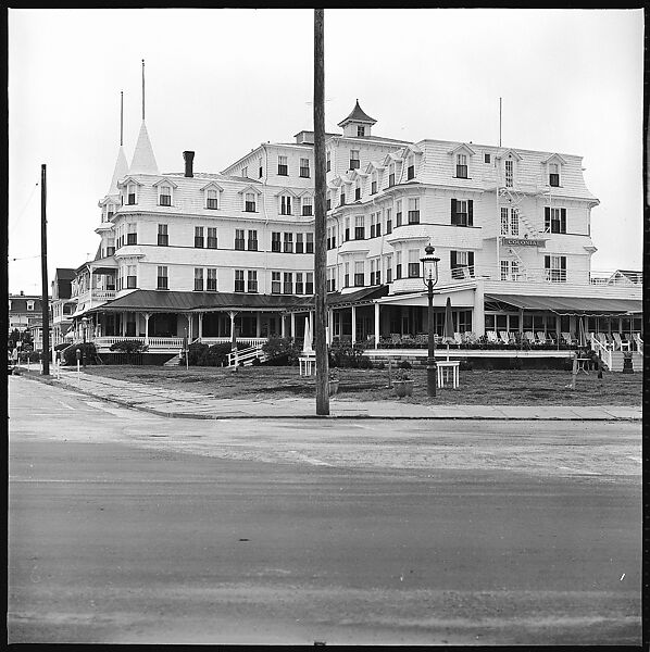 [35 Exterior Views of Hotels, Cape May, New Jersey], Walker Evans (American, St. Louis, Missouri 1903–1975 New Haven, Connecticut), Film negative