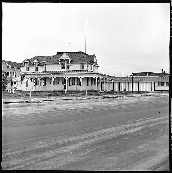 [35 Exterior Views of Hotels, Cape May, New Jersey], Walker Evans (American, St. Louis, Missouri 1903–1975 New Haven, Connecticut), Film negative
