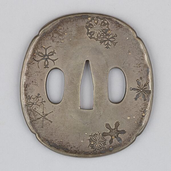Sword Guard (Tsuba), Copper-silver alloy (possibly shibuichi), gold, copper, Japanese