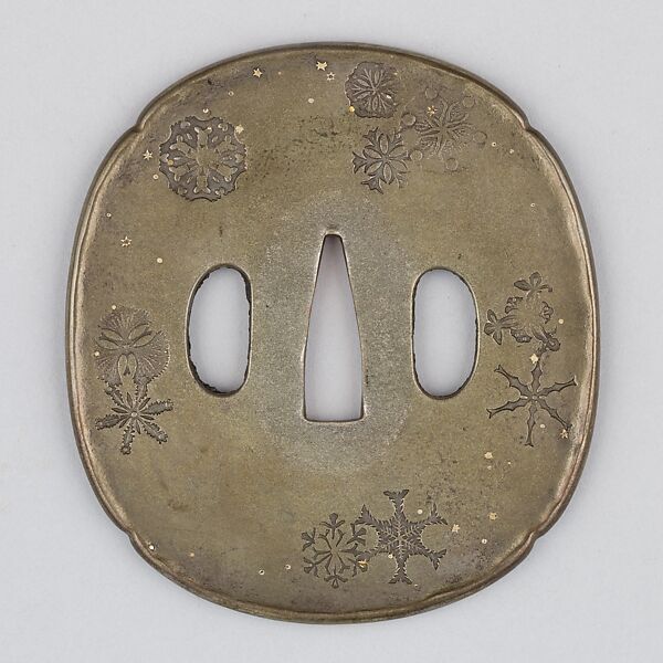 Sword Guard (Tsuba), Copper-silver alloy (possibly shibuichi), gold, copper, Japanese