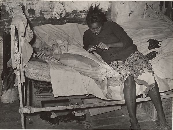 [African American Mother and Child on Bed in their Cabin near Jefferson, Texas], Russell Lee (American, 1903–1986), Gelatin silver print 