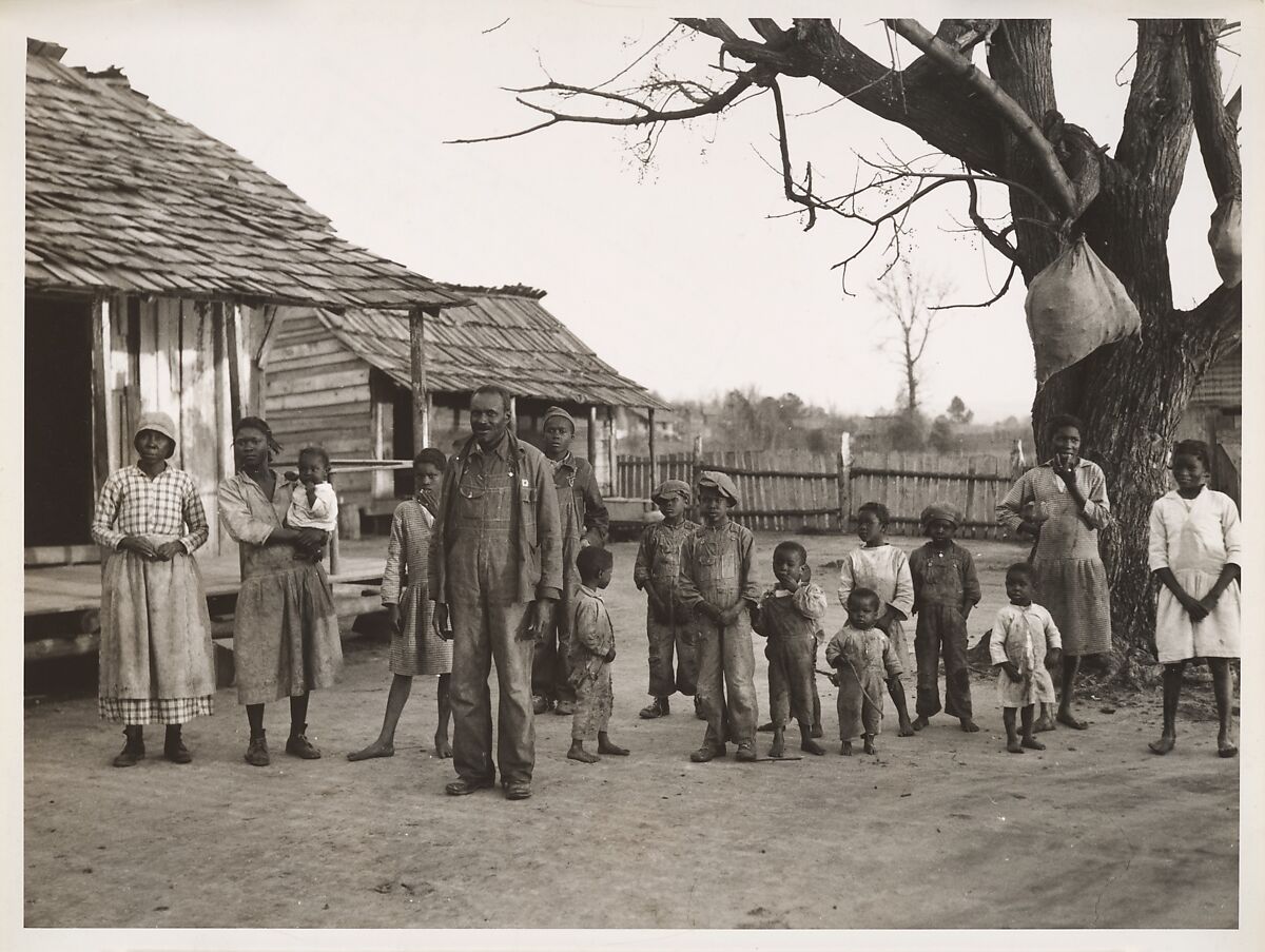 [African American Family at Gee's Bend, Alabama], Arthur Rothstein  American, Gelatin silver print
