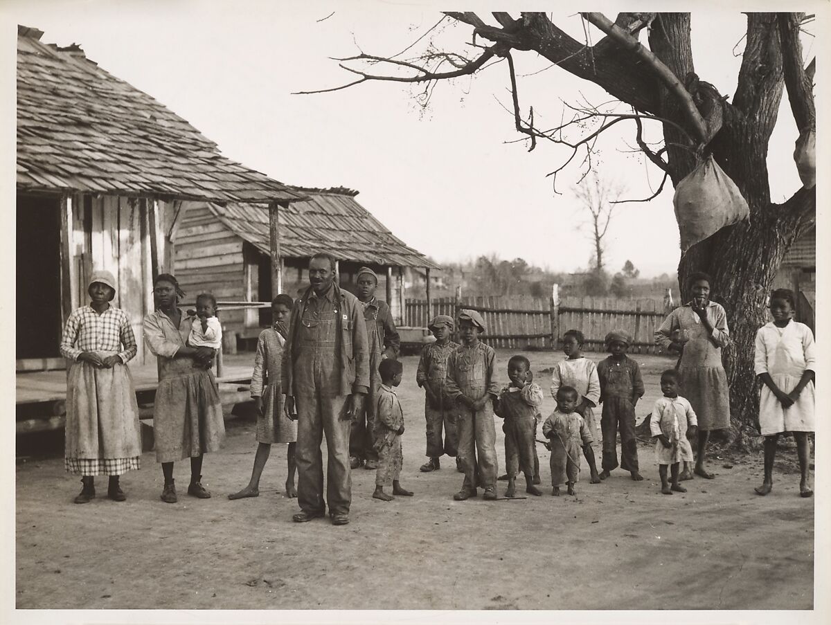 [African American Family at Gee's Bend, Alabama], Arthur Rothstein (American, 1915–1985), Gelatin silver print 