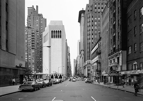 58th Street at 7th Avenue, Midtown, New York, Thomas Struth (German, born Geldern, 1954), Gelatin silver print 