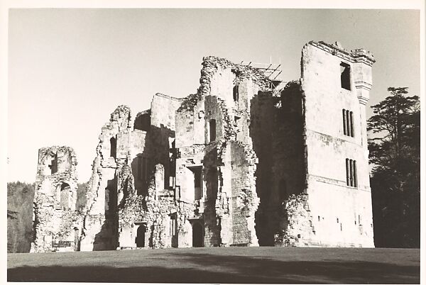 [Unidentified Ruin, Possibly England], Walker Evans (American, St. Louis, Missouri 1903–1975 New Haven, Connecticut), Gelatin silver print