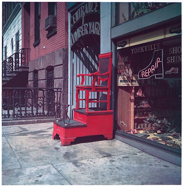 [Sidewalk Shoeshine Chair, 347 East 86th Street, New York City], Walker Evans (American, St. Louis, Missouri 1903–1975 New Haven, Connecticut), Dye transfer print 