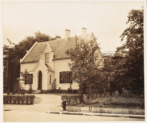 [Gothic Revival House with Gabled Entry Porch, Boston, Massachusetts], Walker Evans (American, St. Louis, Missouri 1903–1975 New Haven, Connecticut), Gelatin silver print 