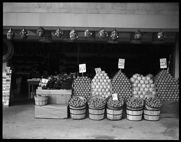 [Fruit in Baskets outside Souvenir Shop, Florida], Walker Evans (American, St. Louis, Missouri 1903–1975 New Haven, Connecticut), Film negative 