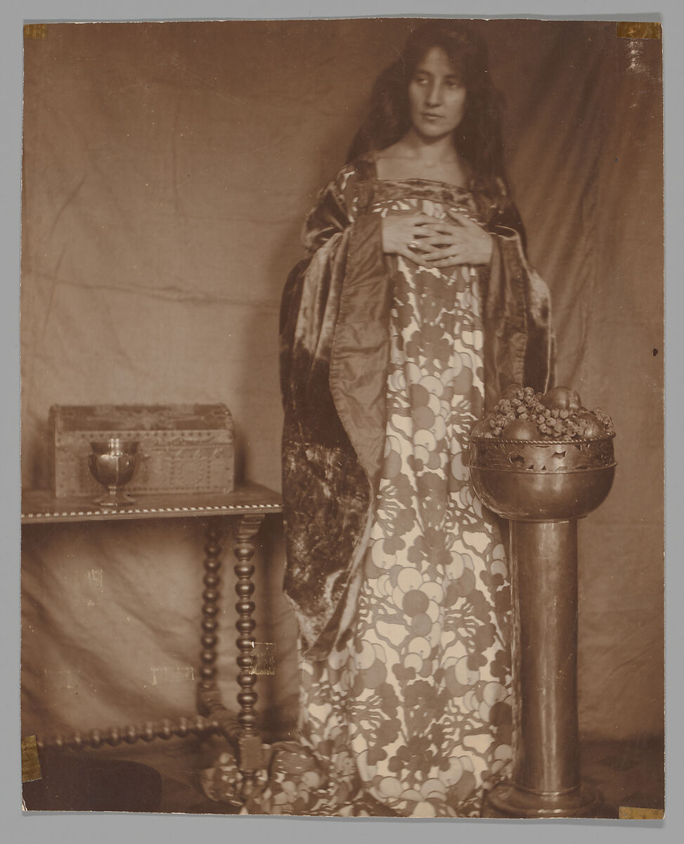 [Portrait of Alice Dieudonne Chase], Alice Gerson Chase (Mrs. William Merritt Chase), Gelatin silver print 