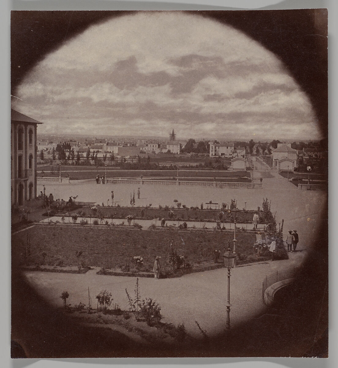 Asile impériale de Vincennes, vue de Charenton, Charles Nègre (French, 1820–1880), Albumen silver print from glass negative 