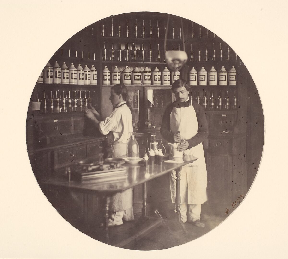 Asile Impériale de Vincennes, la pharmacie, Charles Nègre (French, 1820–1880), Albumen silver print from glass negative 