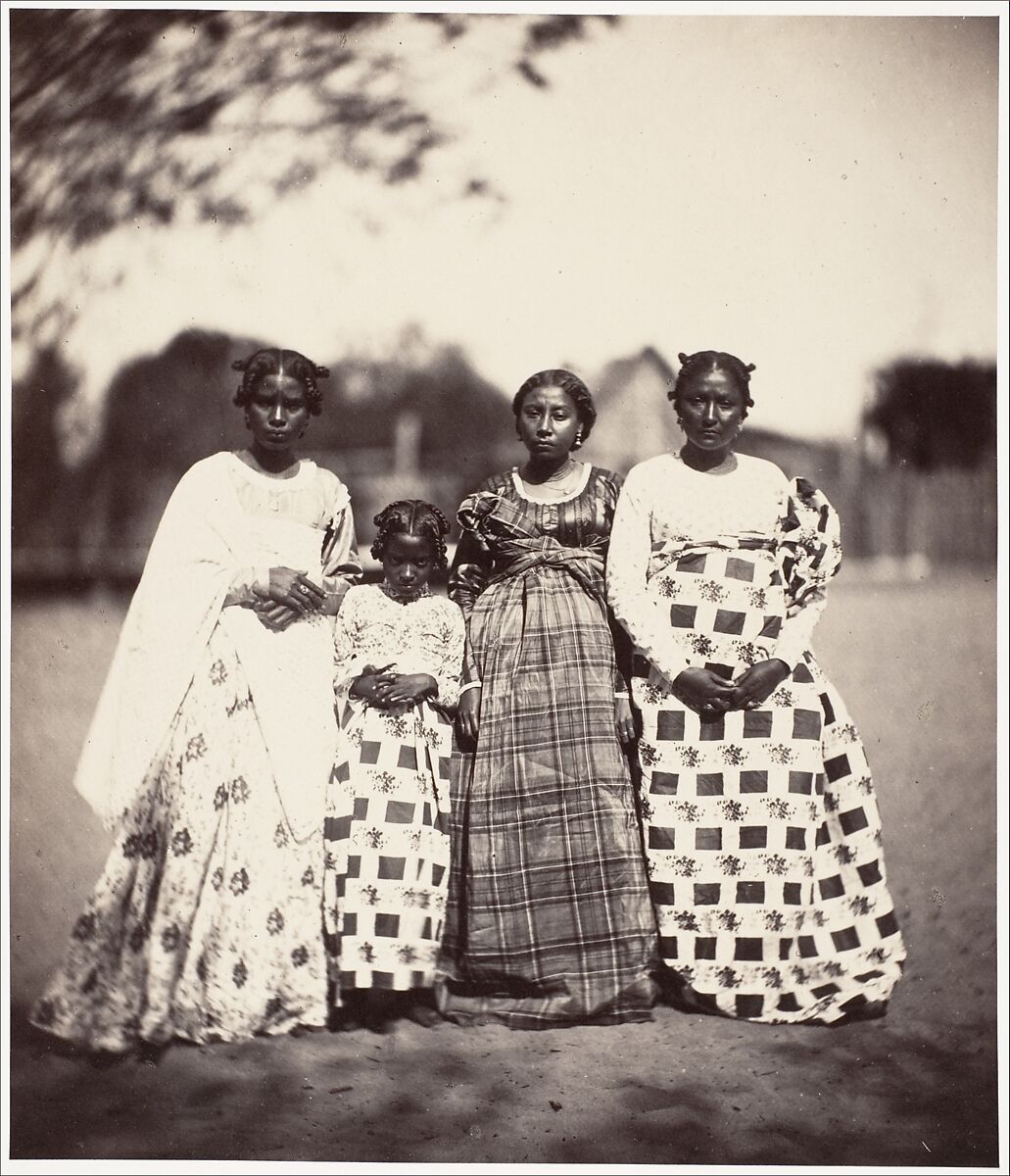 Femmes Betsimisaraka, Madagascar, Désiré Charnay (French, 1828–1915), Albumen silver print from glass negative 