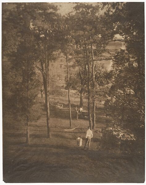 Turner Family, Woburn, Massachusetts, Gertrude Käsebier (American, 1852–1934), Gelatin silver print on tissue 