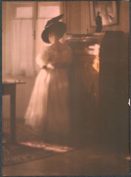 [Mary Warner in Back Light], Heinrich Kühn (Austrian (born Germany), Dresden 1866–1944 Birgitz), Autochrome