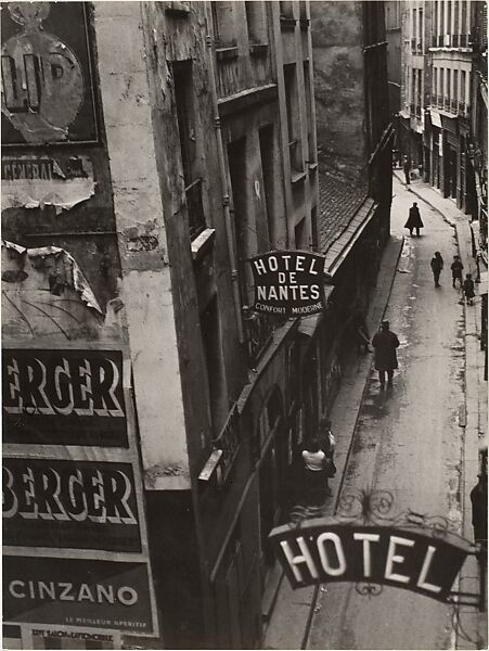 La rue Quincampoix, Brassaï (French (born Romania), Brașov 1899–1984 Côte d&#39;Azur), Gelatin silver print 