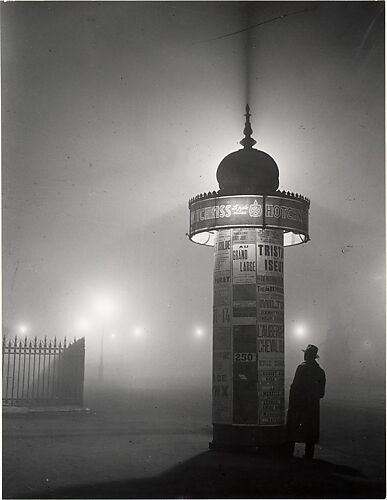 La Colonne Morris dans le Brouillard