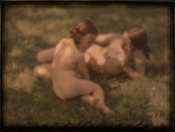 [Lotte and Edeltrude], Heinrich Kühn (Austrian (born Germany), Dresden 1866–1944 Birgitz), Autochrome 