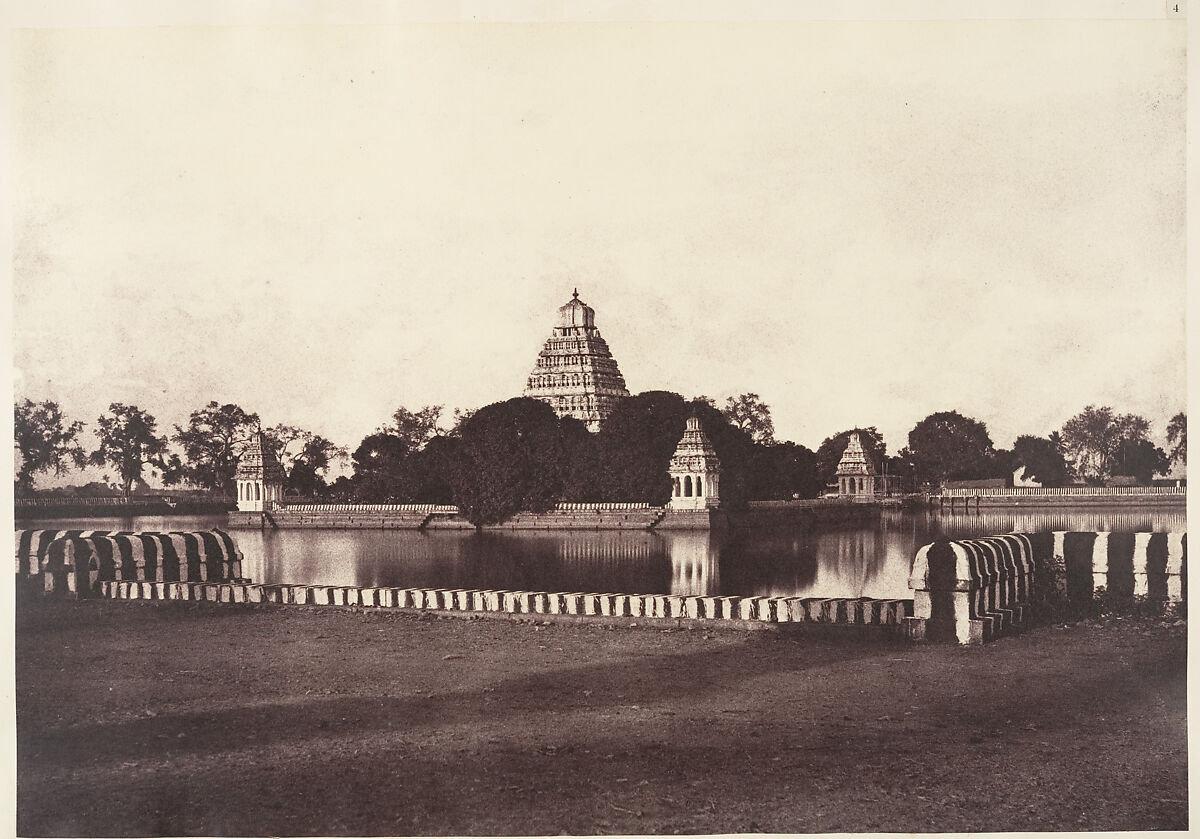 The Teppa-kulam, Linnaeus Tripe (British, Devonport (Plymouth Dock) 1822–1902 Devonport), Albumen silver print from waxed paper negative 