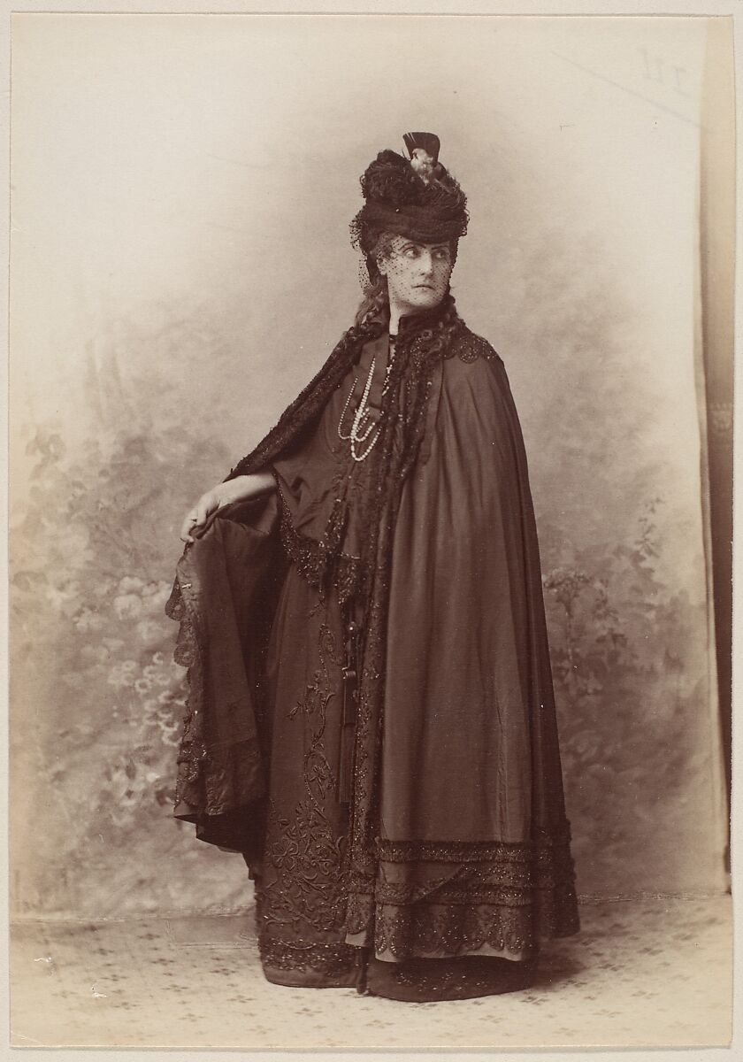 Madame Douane, Pierre-Louis Pierson (French, 1822–1913), Albumen silver print from glass negative 